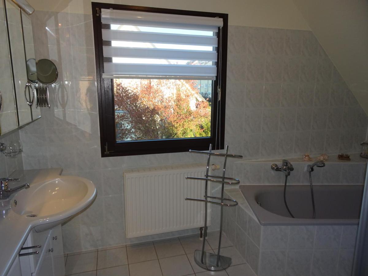 Helle Moderne 52 Qm Wohnung Mit Balkon ケムニッツ エクステリア 写真
